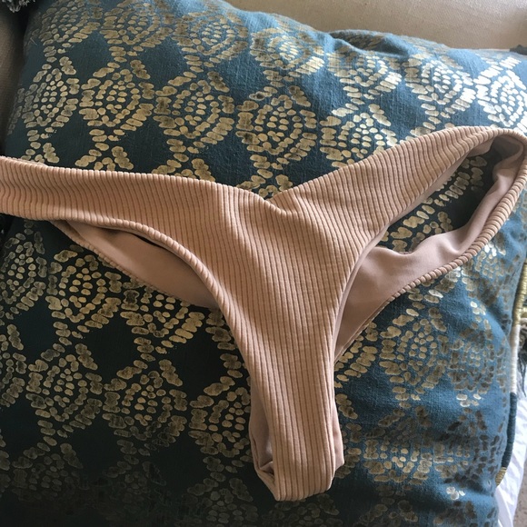 Midnight sun bikini - Picture 5 of 8